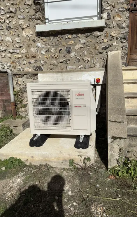 Pendant : adaptation et installation des nouveaux équipements – Les Andelys (27)