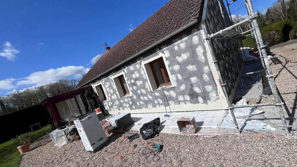Pendant - isolation thermique par l’extérieur à Bernay
